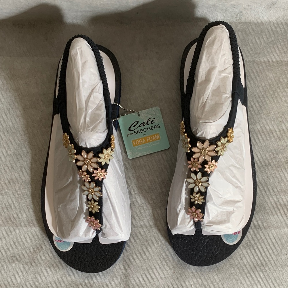 Skechers Cali Meditation Glass Daisy Sandals Navy Multi 8 NIB Vegan